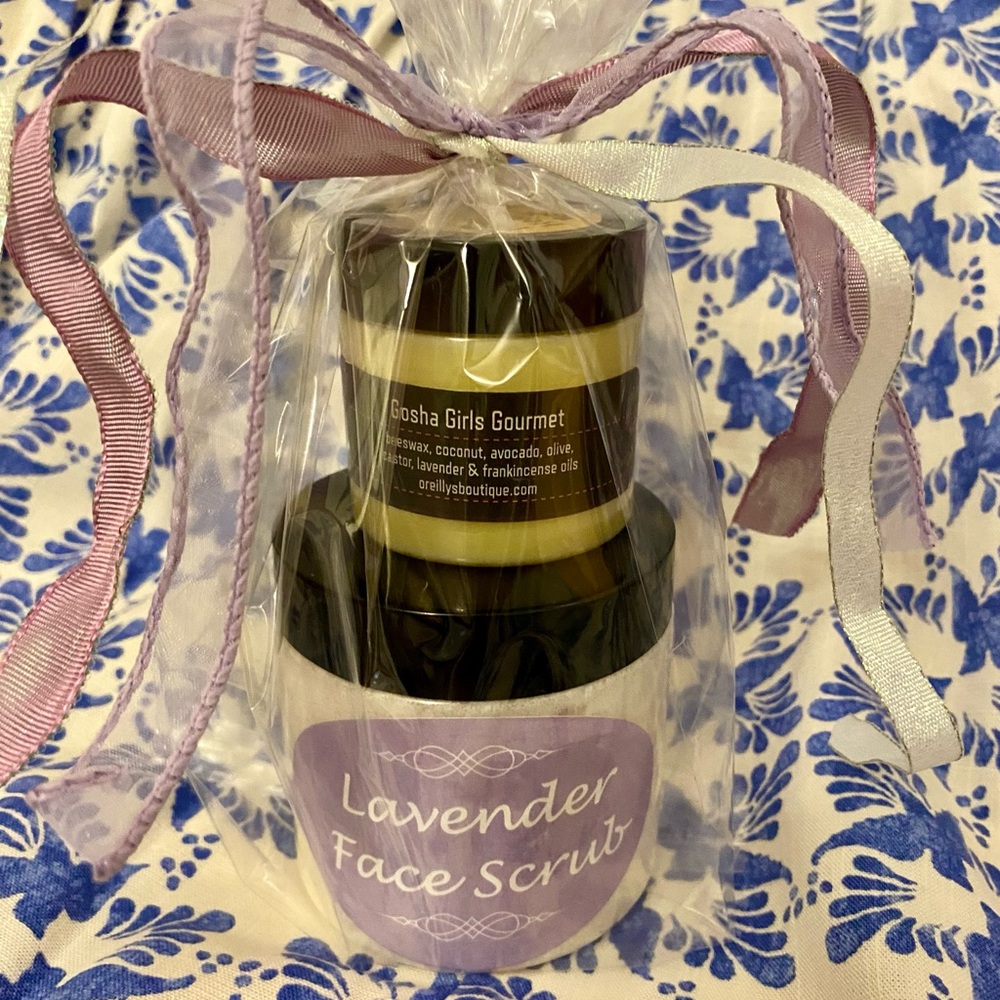 MOTHER’S 🥰👑🛍️ DAY GIFT SET— ships tomorrow— LIMITED PRICE DROP $$$ 5/3